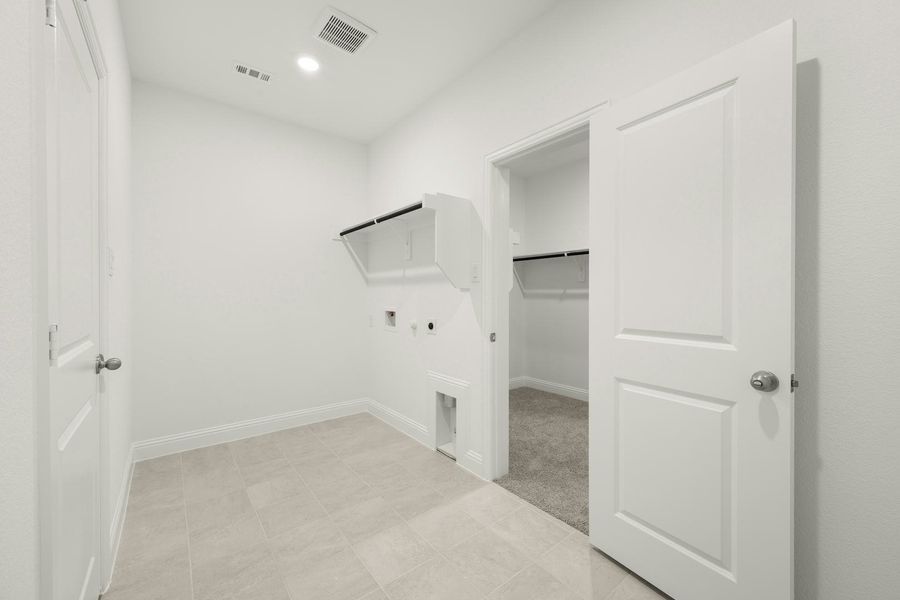 Spacious, unfurnished interior of a new home in Westside Preserve - 70ft. lots, Midlothian (Image 27). Spacious, unfurnished interior of a new home in Westside Preserve - 70ft. lots, Midlothian (Image 27).