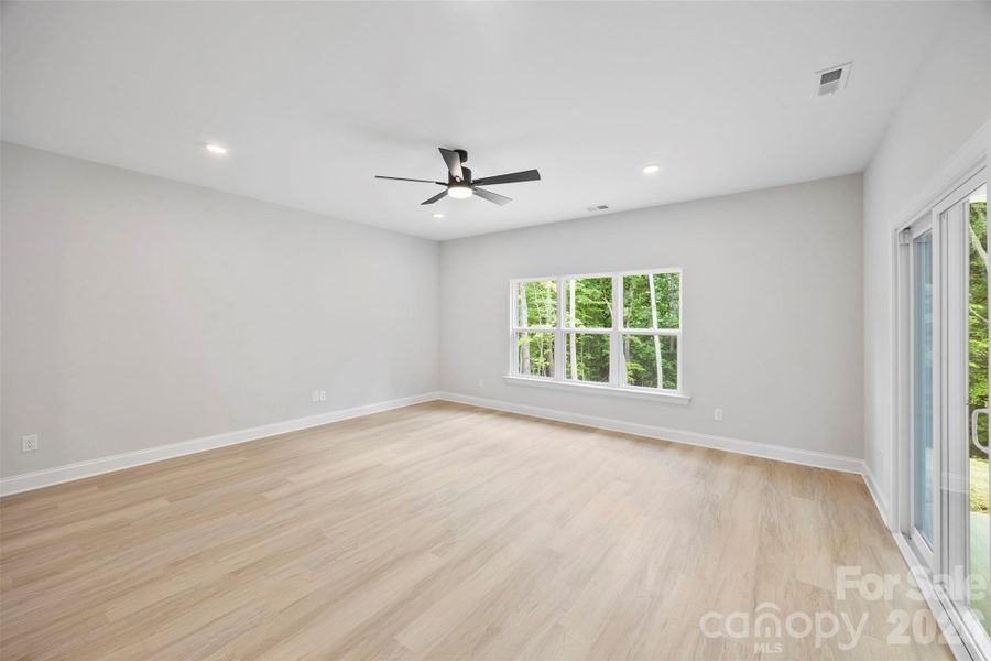 Spacious, unfurnished interior of a new home in , Gastonia (Image 32).