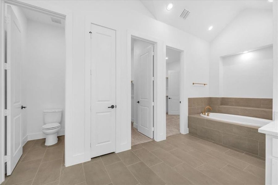 Furnished interior view inside a new home in , Fort Worth (Image 6).