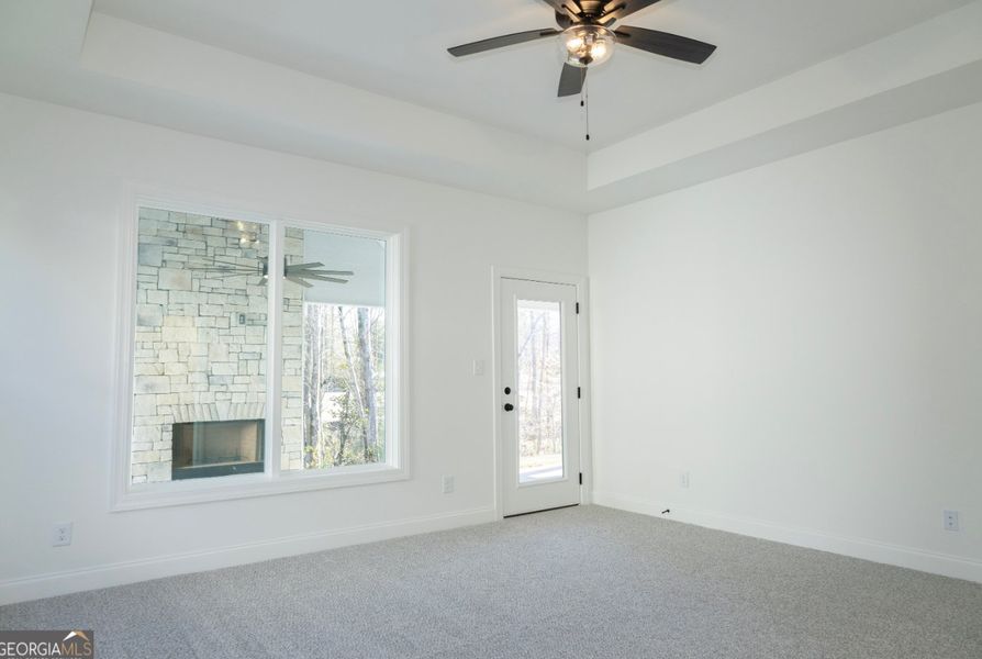 Spacious, unfurnished interior of a new home in Twelve Parks, Sharpsburg (Image 21).