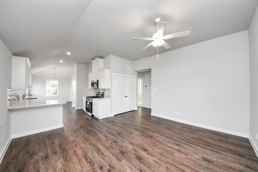 Spacious, unfurnished interior of a new home in Santa Fe, Cleveland (Image 31). Spacious, unfurnished interior of a new home in Santa Fe, Cleveland (Image 31).