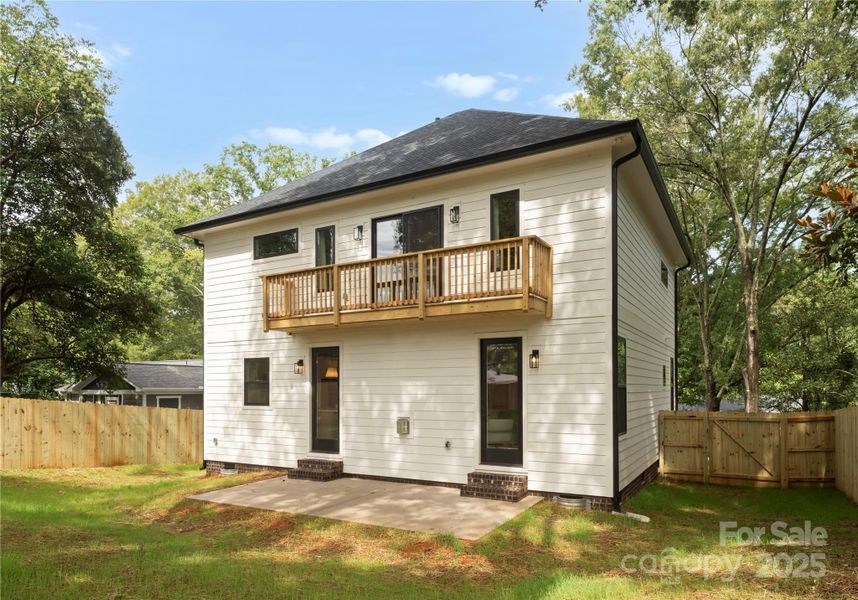 Front exterior of a new home in , Charlotte, NC, highlighting curb appeal (Image 20). Front exterior of a new home in , Charlotte, NC, highlighting curb appeal (Image 20).