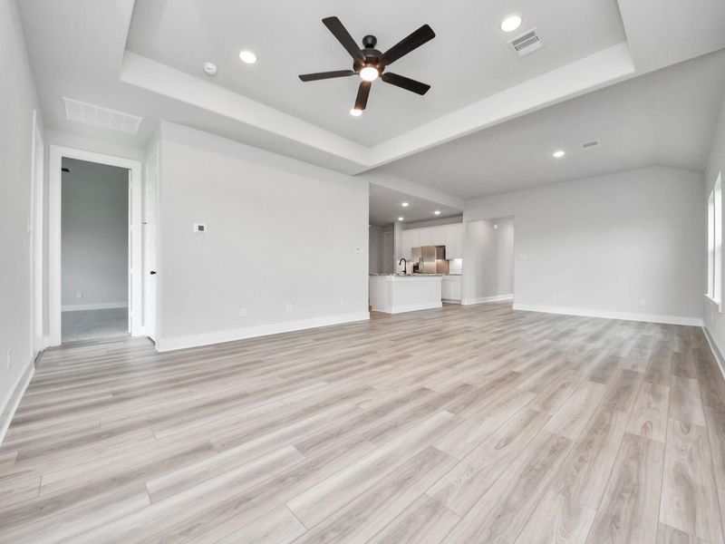 Spacious, unfurnished interior of a new home in Sunterra, Katy (Image 23). Spacious, unfurnished interior of a new home in Sunterra, Katy (Image 23).