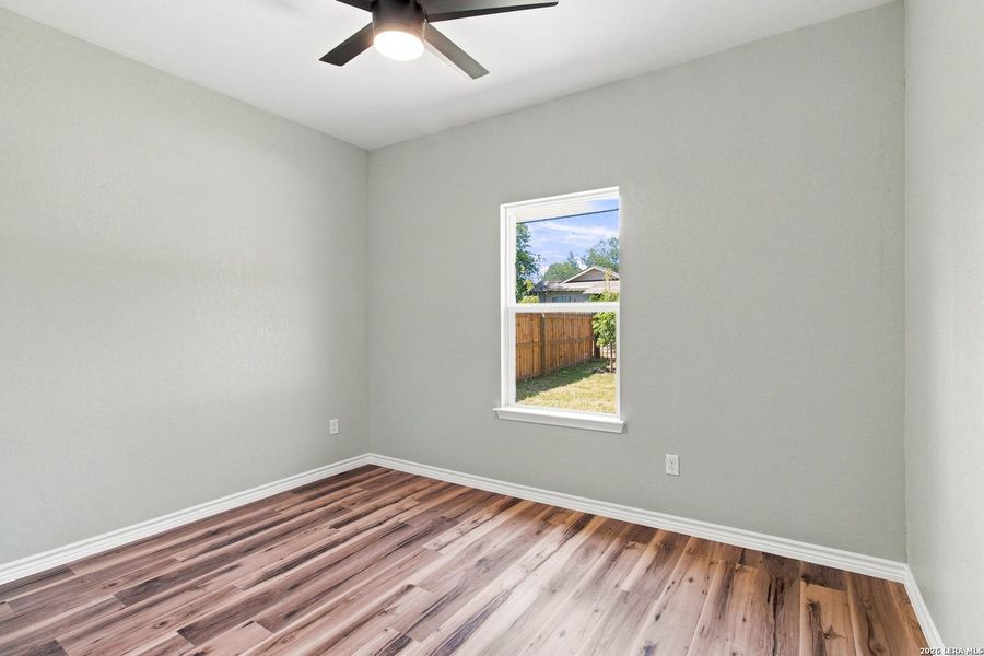Spacious, unfurnished interior of a new home in , San Antonio (Image 18).