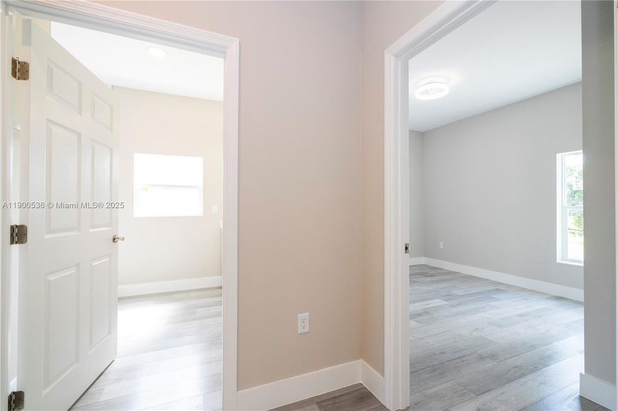 Spacious, unfurnished interior of a new home in , Sebring (Image 36).