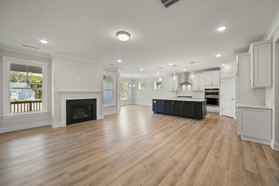 Spacious, unfurnished interior of a new home in Redland, Advance (Image 29).