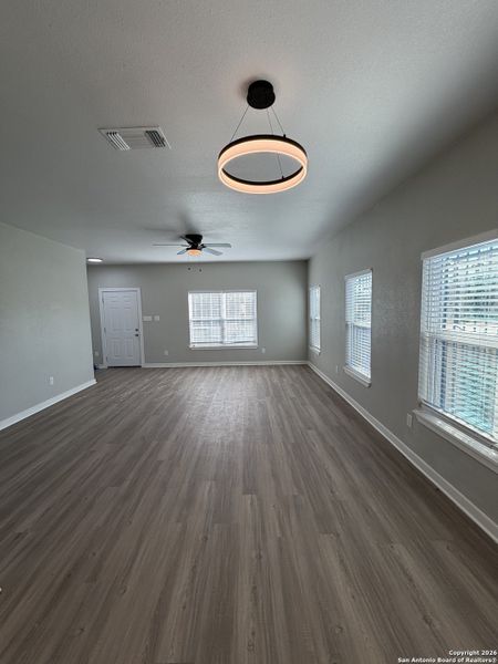 Spacious, unfurnished interior of a new home in , San Antonio (Image 7).