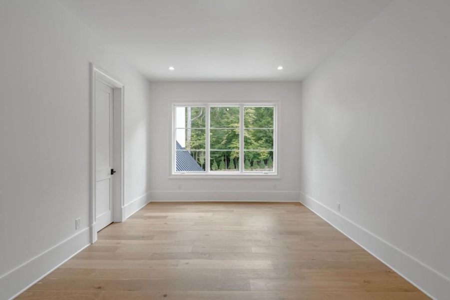 Spacious, unfurnished interior of a new home in , Atlanta (Image 67).