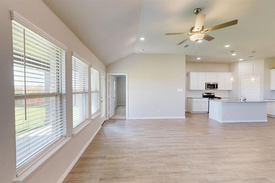 Spacious, unfurnished interior of a new home in Verandah, Royse City (Image 12). Spacious, unfurnished interior of a new home in Verandah, Royse City (Image 12).