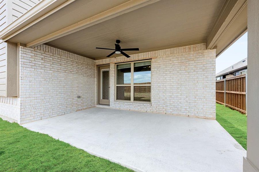 Exterior details and patio area of a home in Meraki, Forney (Image 4).