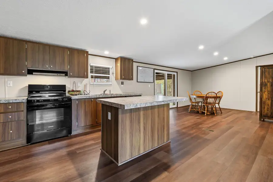 Furnished interior view inside a new home in , Livingston (Image 6).
