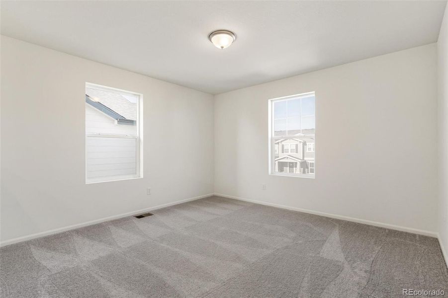 Spacious, unfurnished interior of a new home in Turnberry, Commerce City (Image 27).
