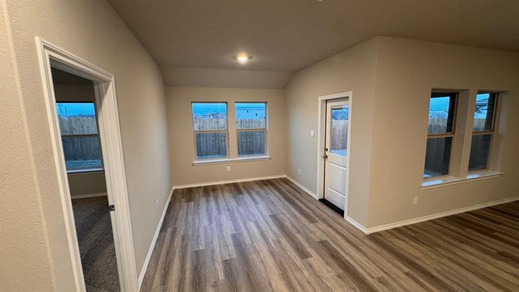 Spacious, unfurnished interior of a new home in Meadowbrook Estates, Cleburne (Image 9).