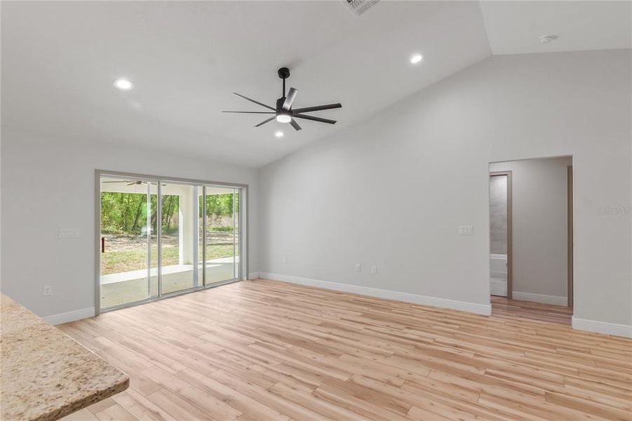 Spacious, unfurnished interior of a new home in , Ocala (Image 34).