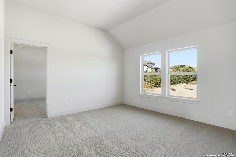 Spacious, unfurnished interior of a new home in Kinder Ranch 70's, San Antonio (Image 39).