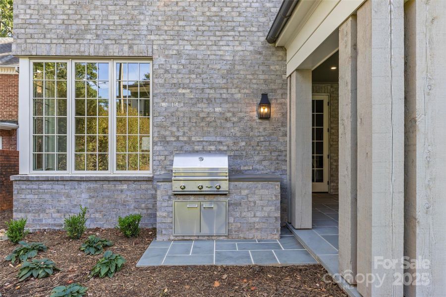 Exterior details and patio area of a home in , Charlotte (Image 4).