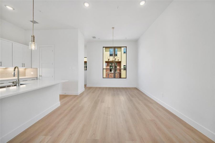 Spacious, unfurnished interior of a new home in , Farmers Branch (Image 22).