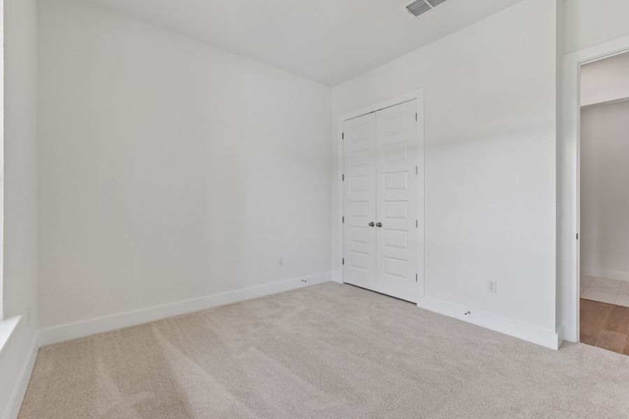 Spacious, unfurnished interior of a new home in Persimmon, Buda (Image 21). Spacious, unfurnished interior of a new home in Persimmon, Buda (Image 21).