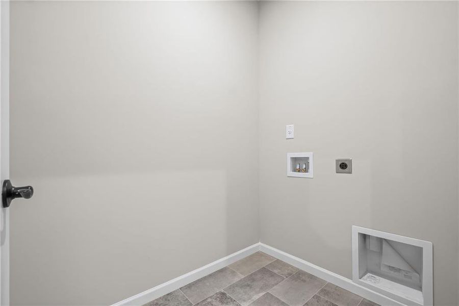 Spacious, unfurnished interior of a new home in Cherry Glen, Euharlee (Image 23).