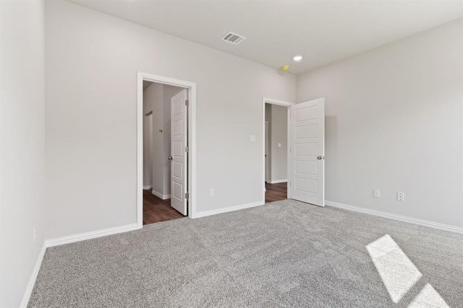 Spacious, unfurnished interior of a new home in , Fort Worth (Image 19).