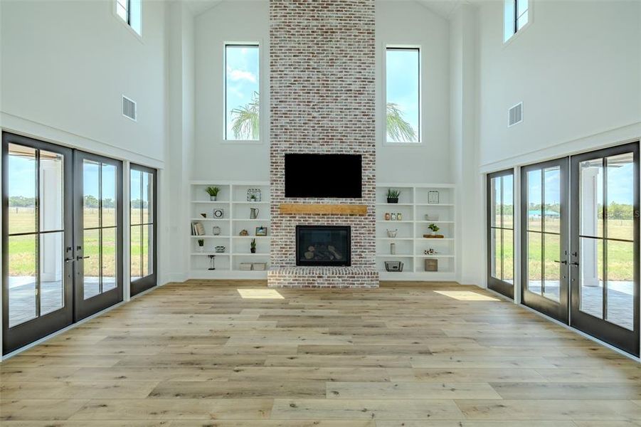Spacious, unfurnished interior of a new home in , Lithia (Image 51).