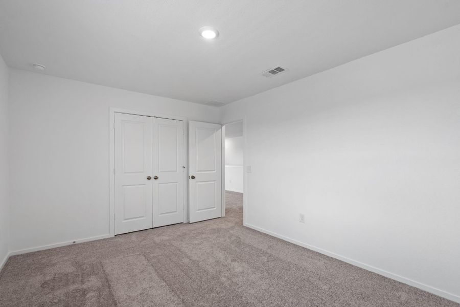 Spacious, unfurnished interior of a new home in Mavera, Conroe (Image 22).