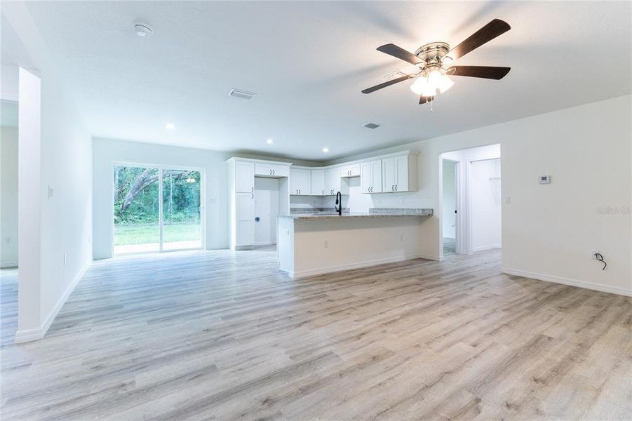 Spacious, unfurnished interior of a new home in , Dunnellon (Image 44). Spacious, unfurnished interior of a new home in , Dunnellon (Image 44).