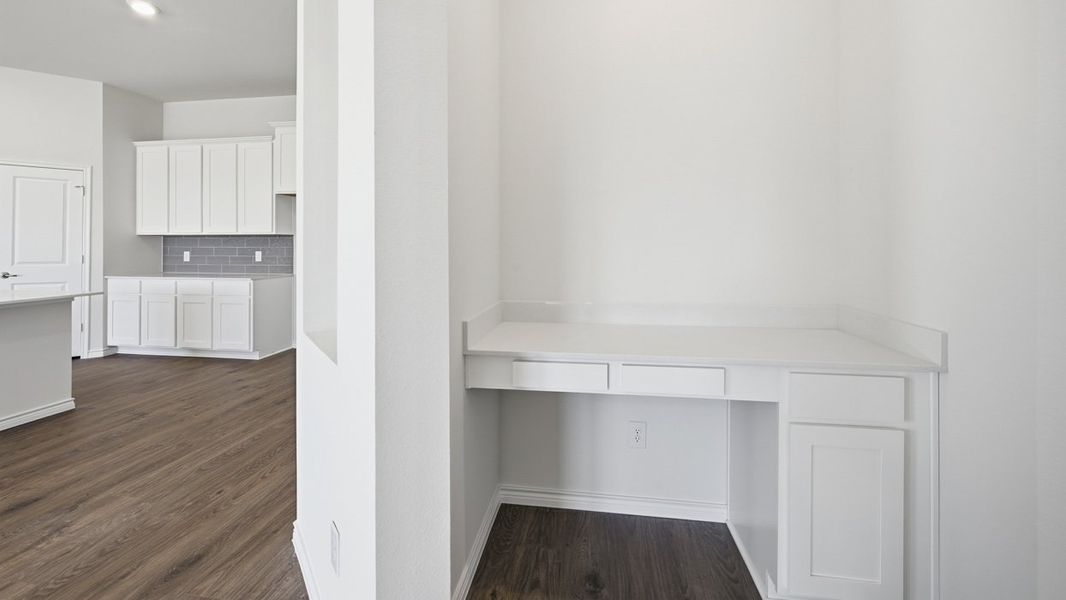 Spacious, unfurnished interior of a new home in Lakewood Trails, Forney (Image 21). Spacious, unfurnished interior of a new home in Lakewood Trails, Forney (Image 21).