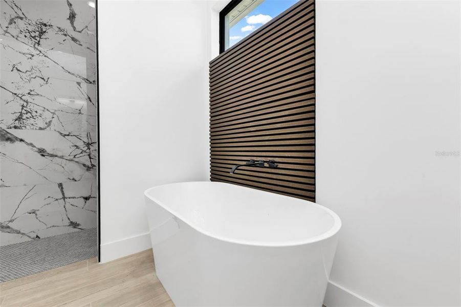 Furnished interior view inside a new home in , Port Charlotte (Image 20).