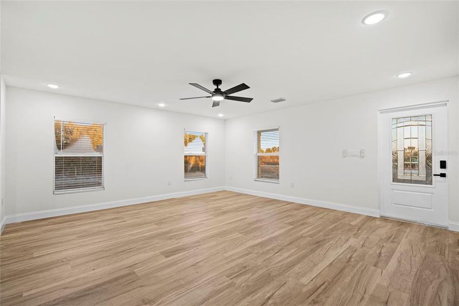 Spacious, unfurnished interior of a new home in , Okeechobee (Image 29).