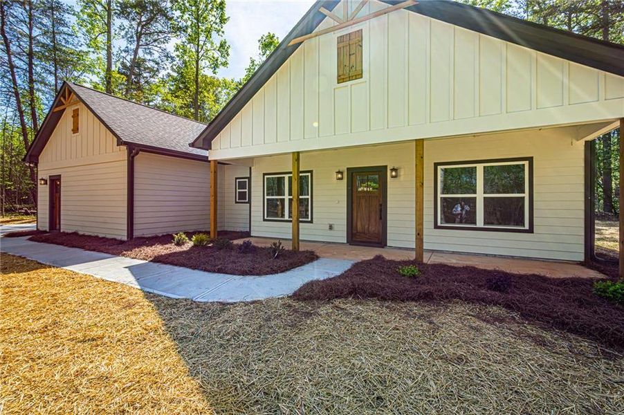 Exterior details and patio area of a home in , Dawsonville (Image 32).