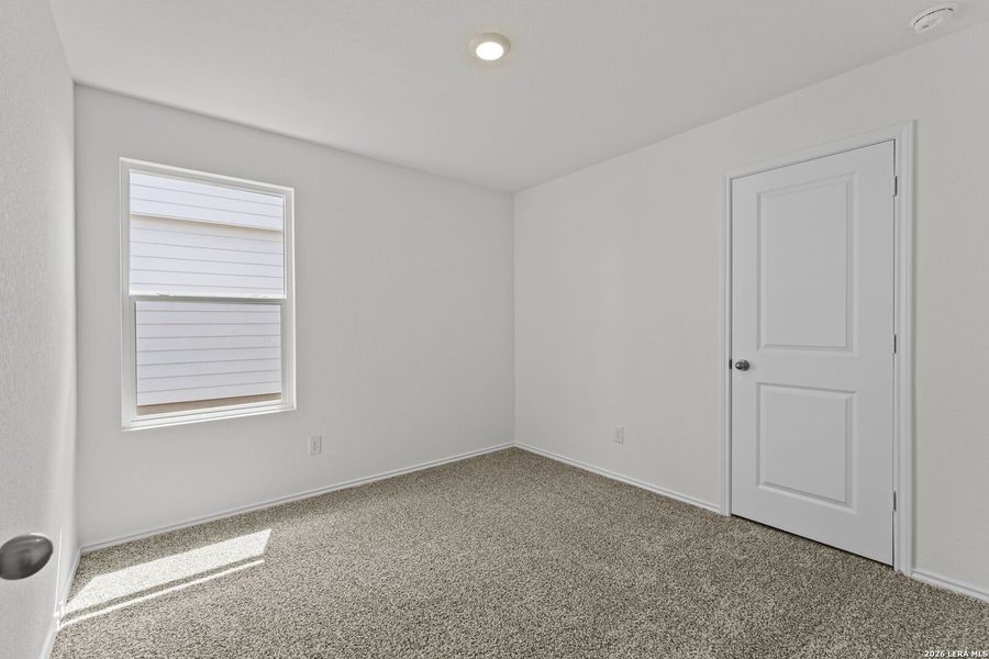 Spacious, unfurnished interior of a new home in Avenida, Converse (Image 17).