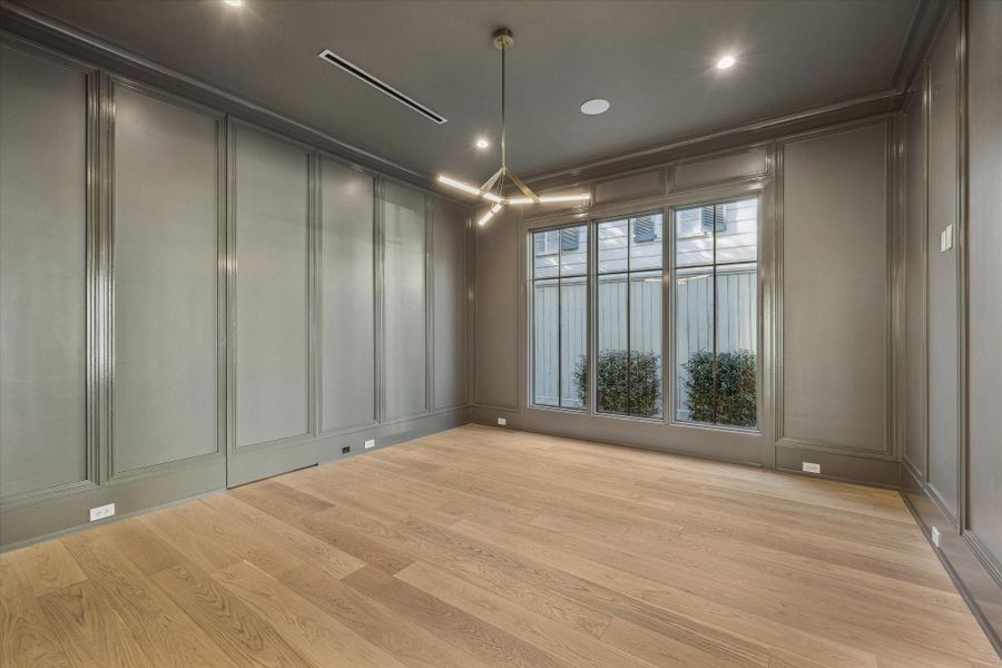 Spacious, unfurnished interior of a new home in , Houston (Image 41).