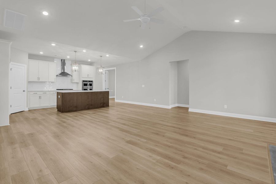 Spacious, unfurnished interior of a new home in Tidewater at Lakes of Cane Bay, Summerville (Image 22).