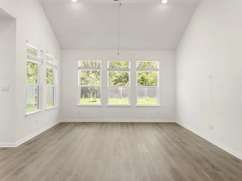 Spacious, unfurnished interior of a new home in Orchard Ridge, Liberty Hill (Image 21).
