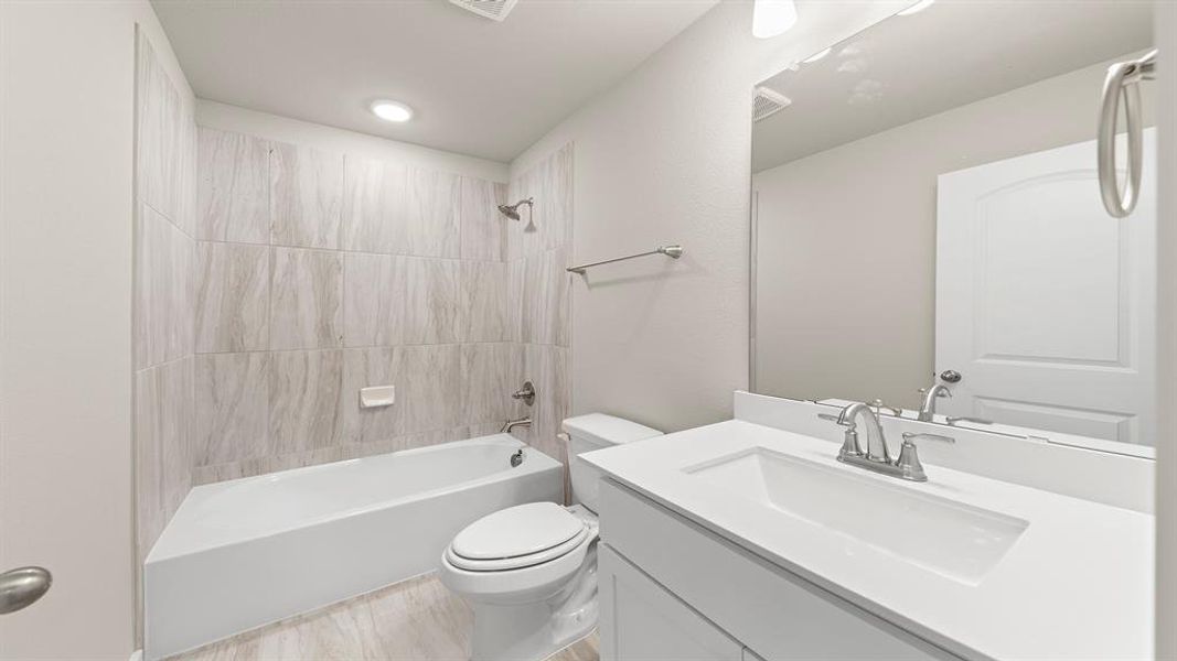 22. 1323 Burgess - 3RD Bath 22. 1323 Burgess - 3RD Bath