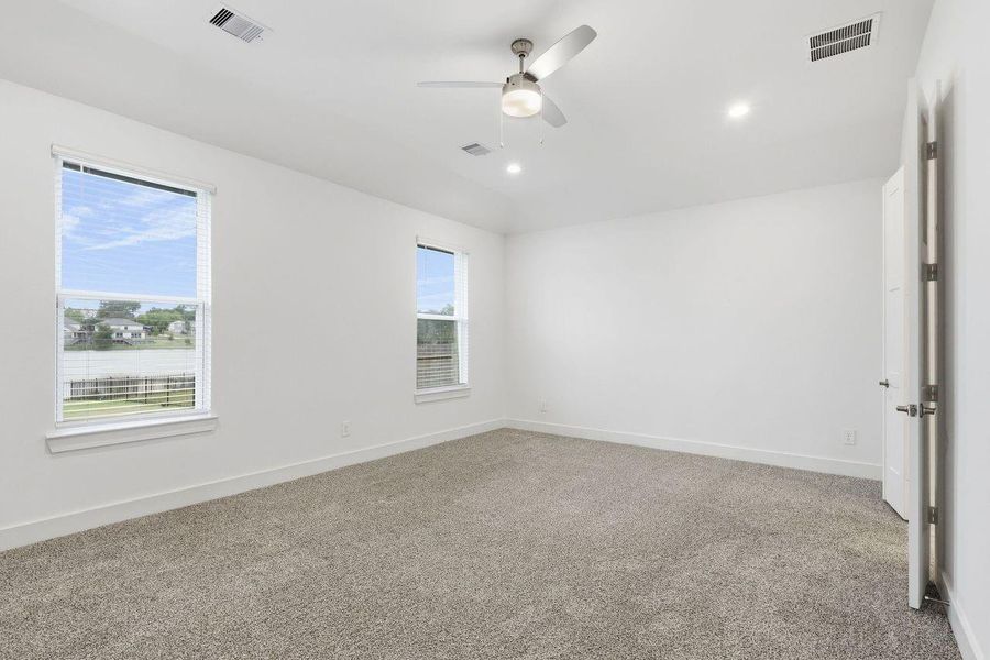Spacious, unfurnished interior of a new home in Hills of Westlake, Conroe (Image 12).