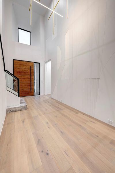 Spacious, unfurnished interior of a new home in , Houston (Image 39).