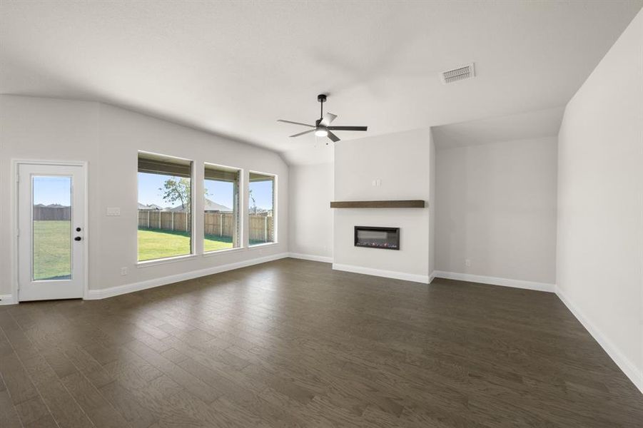 12980 Little Wolf- Living Room-1 12980 Little Wolf- Living Room-1