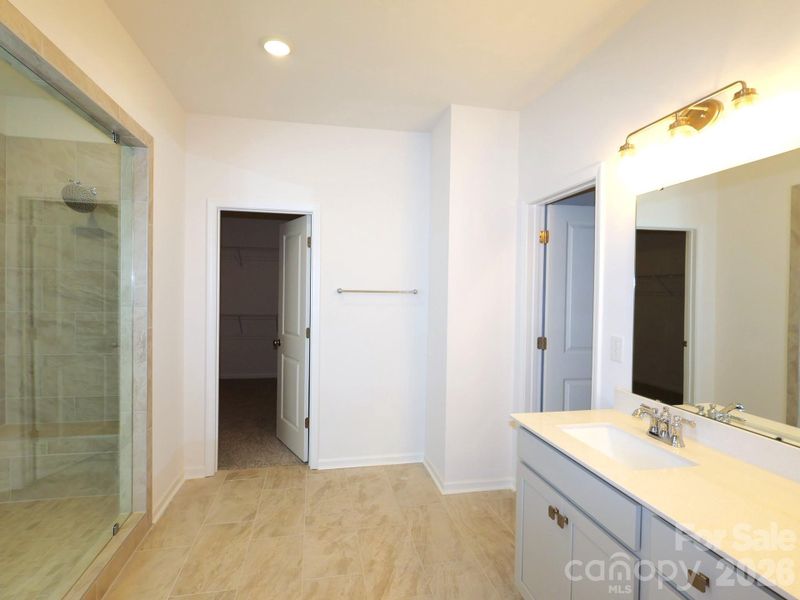 Owner's bathroom Owner's bathroom