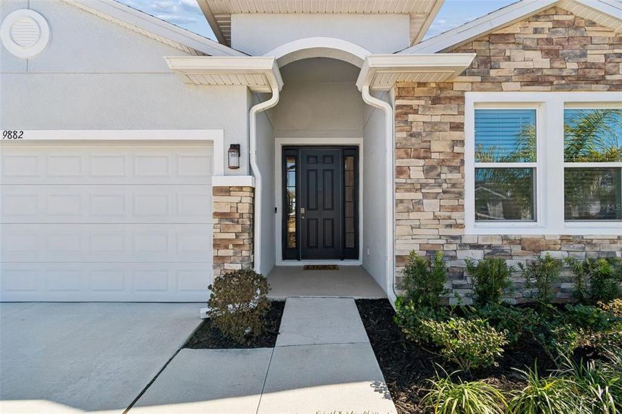 Exterior details and patio area of a home in , Wesley Chapel (Image 23).