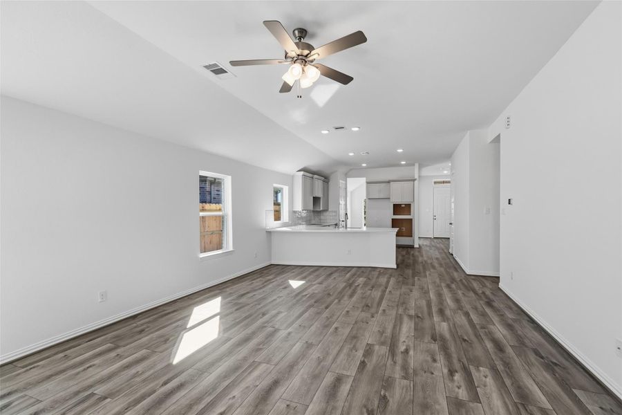 Spacious, unfurnished interior of a new home in Wildrye, Waller (Image 20).