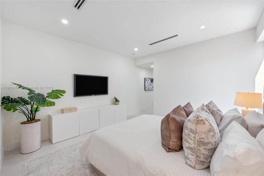 Furnished interior view inside a new home in , Miami (Image 14).