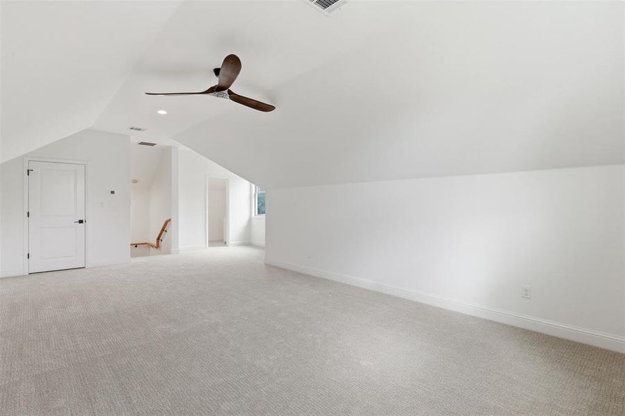 Spacious, unfurnished interior of a new home in , Granbury (Image 35). Spacious, unfurnished interior of a new home in , Granbury (Image 35).
