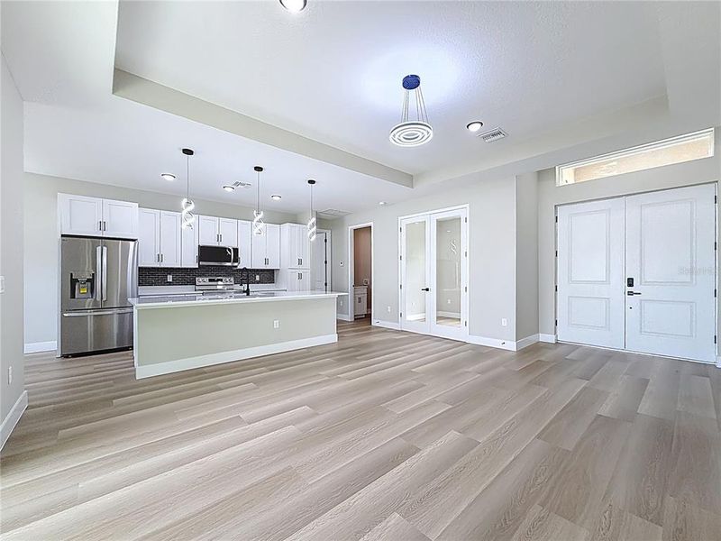 Spacious, unfurnished interior of a new home in , Citrus Springs (Image 51).