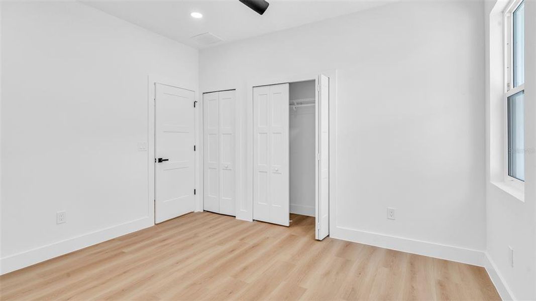 Spacious, unfurnished interior of a new home in , St. Petersburg (Image 24).