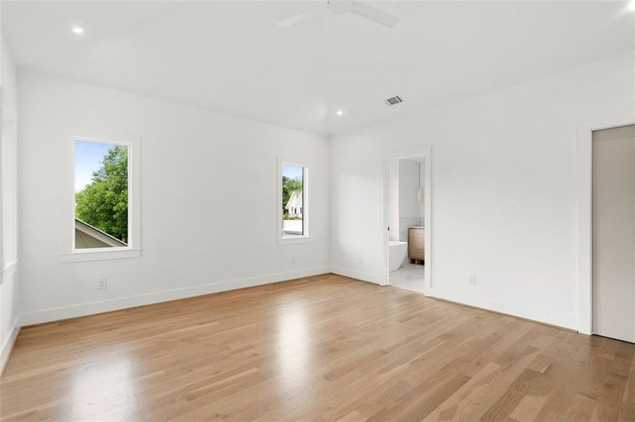 Spacious, unfurnished interior of a new home in , Atlanta (Image 44).