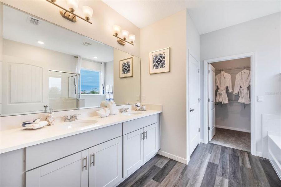 Furnished interior view inside a new home in Wynwood, Ocoee (Image 9).