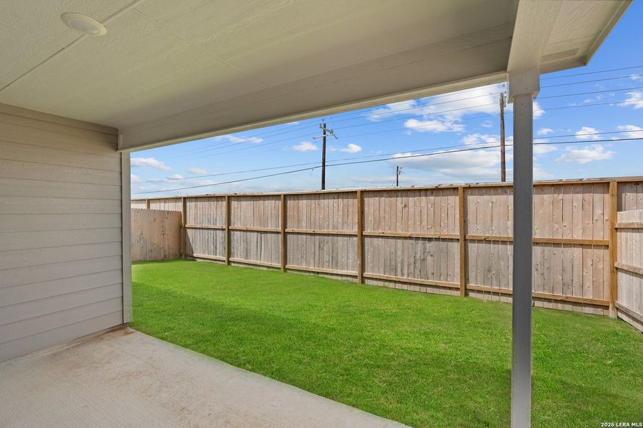 Exterior details and patio area of a home in Cinco Lakes, San Antonio (Image 16).