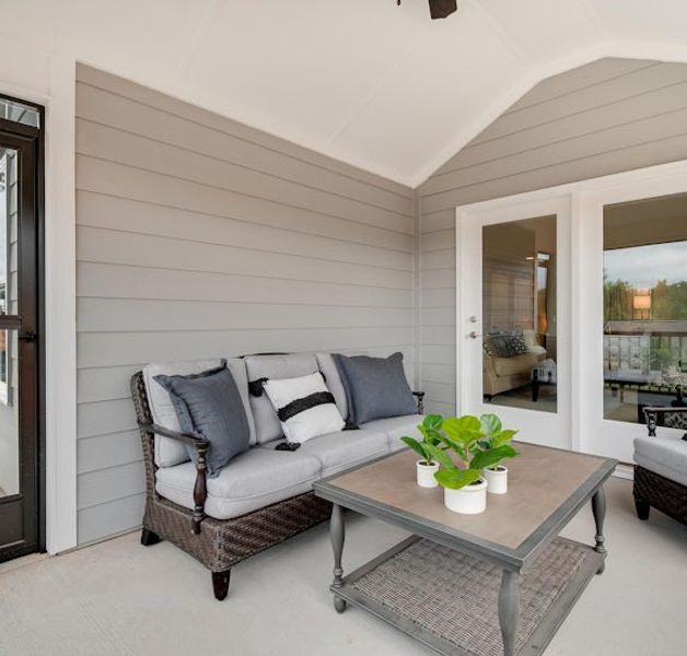 Representative exterior details of a home built from the The Everleigh by Windsong Properties in Madeira, Acworth (Image 3).